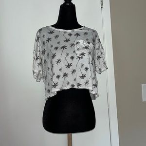 White, cropped shirt with palm tree design
